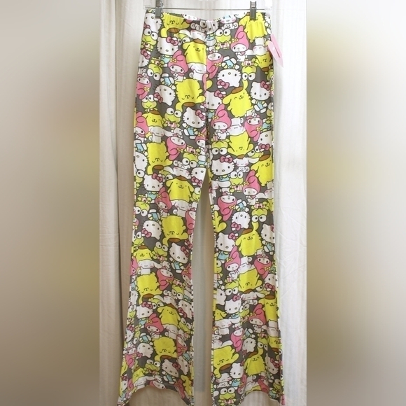 Sanrio Hello Kitty and Friends High Waisted Flare Leggings - Picture 5 of 6